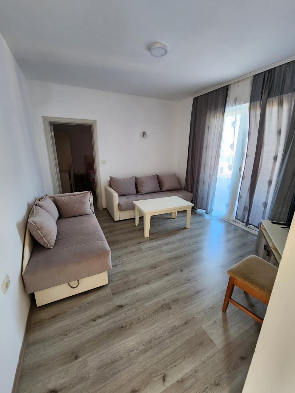 Apartment Flora Bregvija 外观 照片